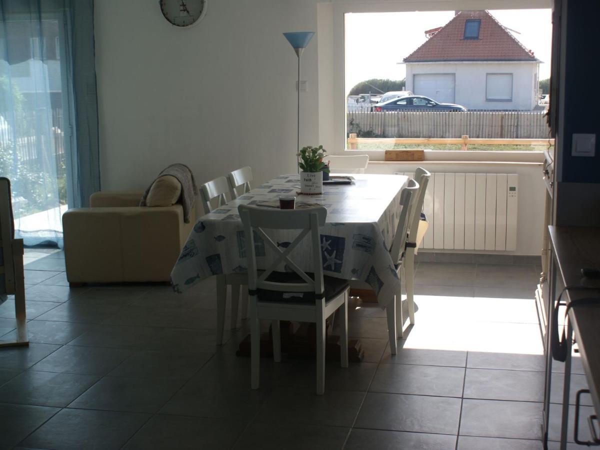 Wonderful Holiday Home In Audinghen With Garden Exterior foto
