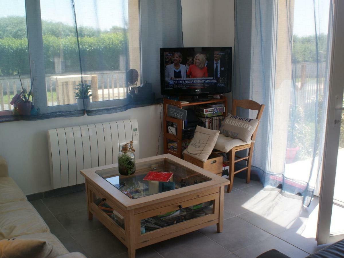 Wonderful Holiday Home In Audinghen With Garden Exterior foto